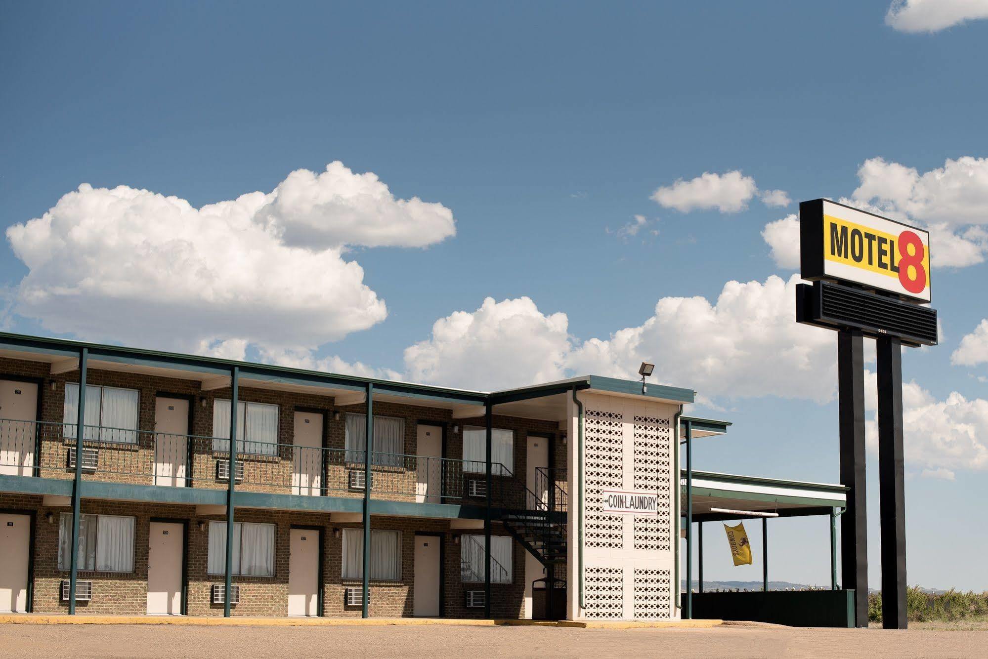 Motel 8 Laramie Exterior foto